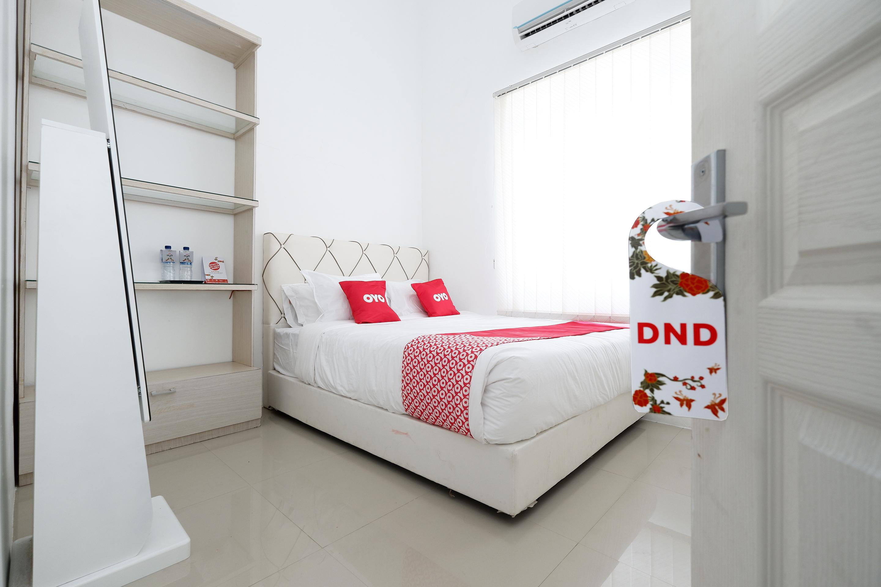 Griya Rw Family Guest House Redpartner Solo Екстериор снимка