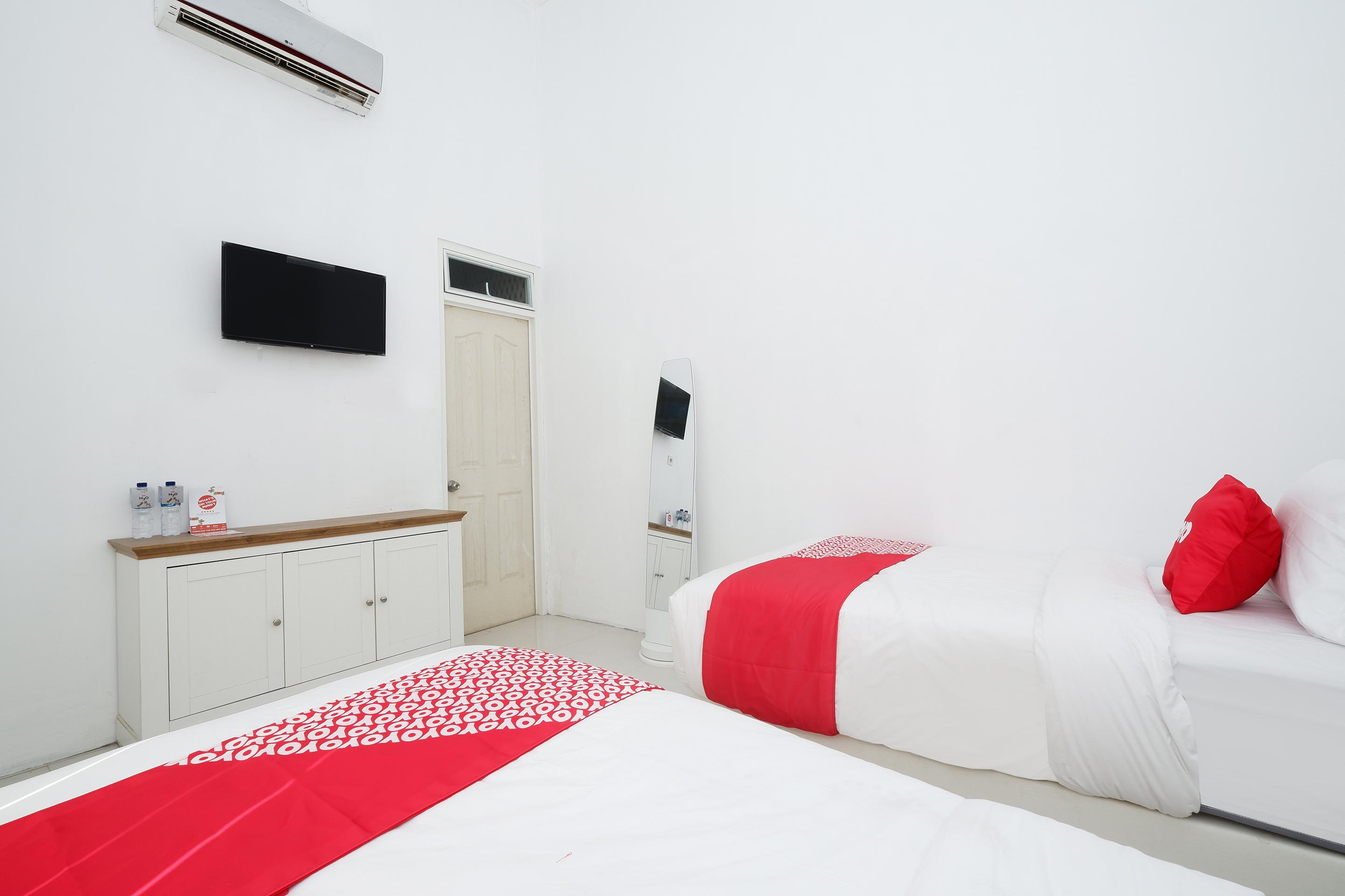 Griya Rw Family Guest House Redpartner Solo Екстериор снимка