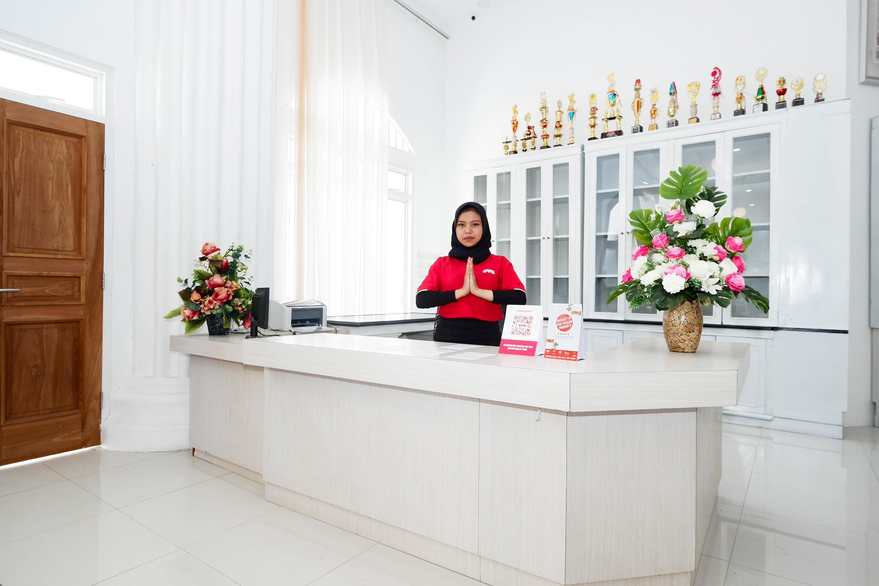 Griya Rw Family Guest House Redpartner Solo Екстериор снимка