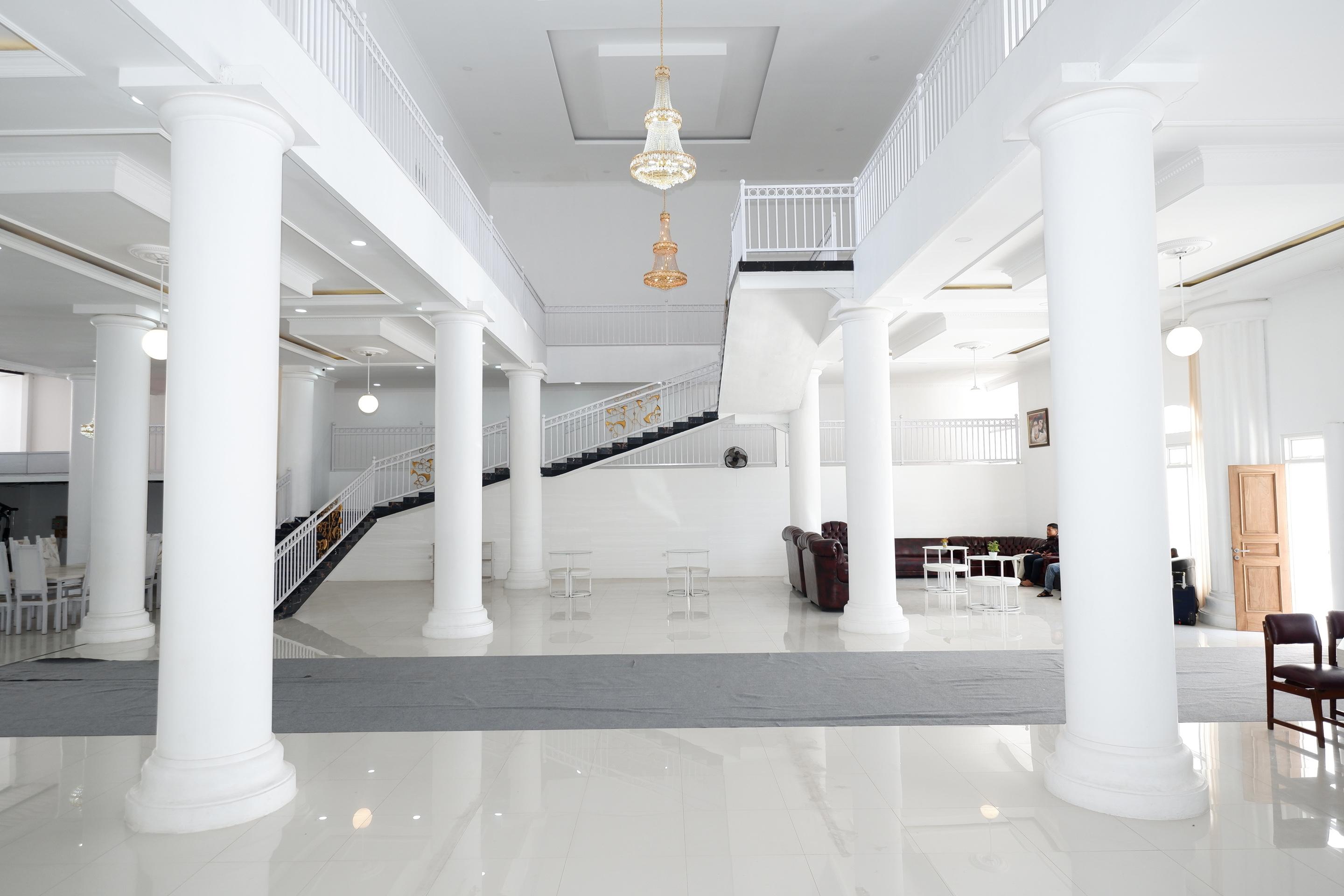Griya Rw Family Guest House Redpartner Solo Екстериор снимка