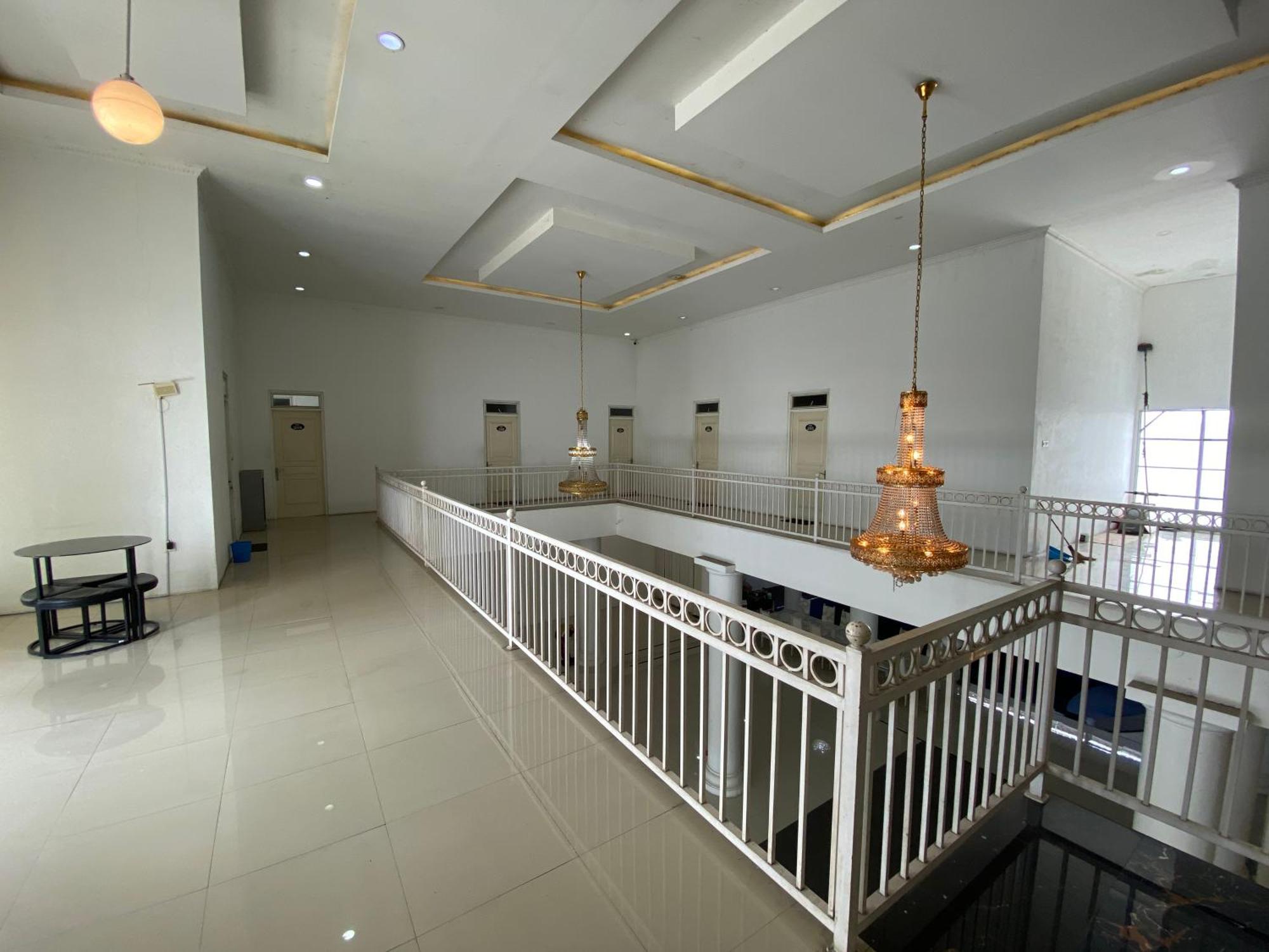 Griya Rw Family Guest House Redpartner Solo Екстериор снимка