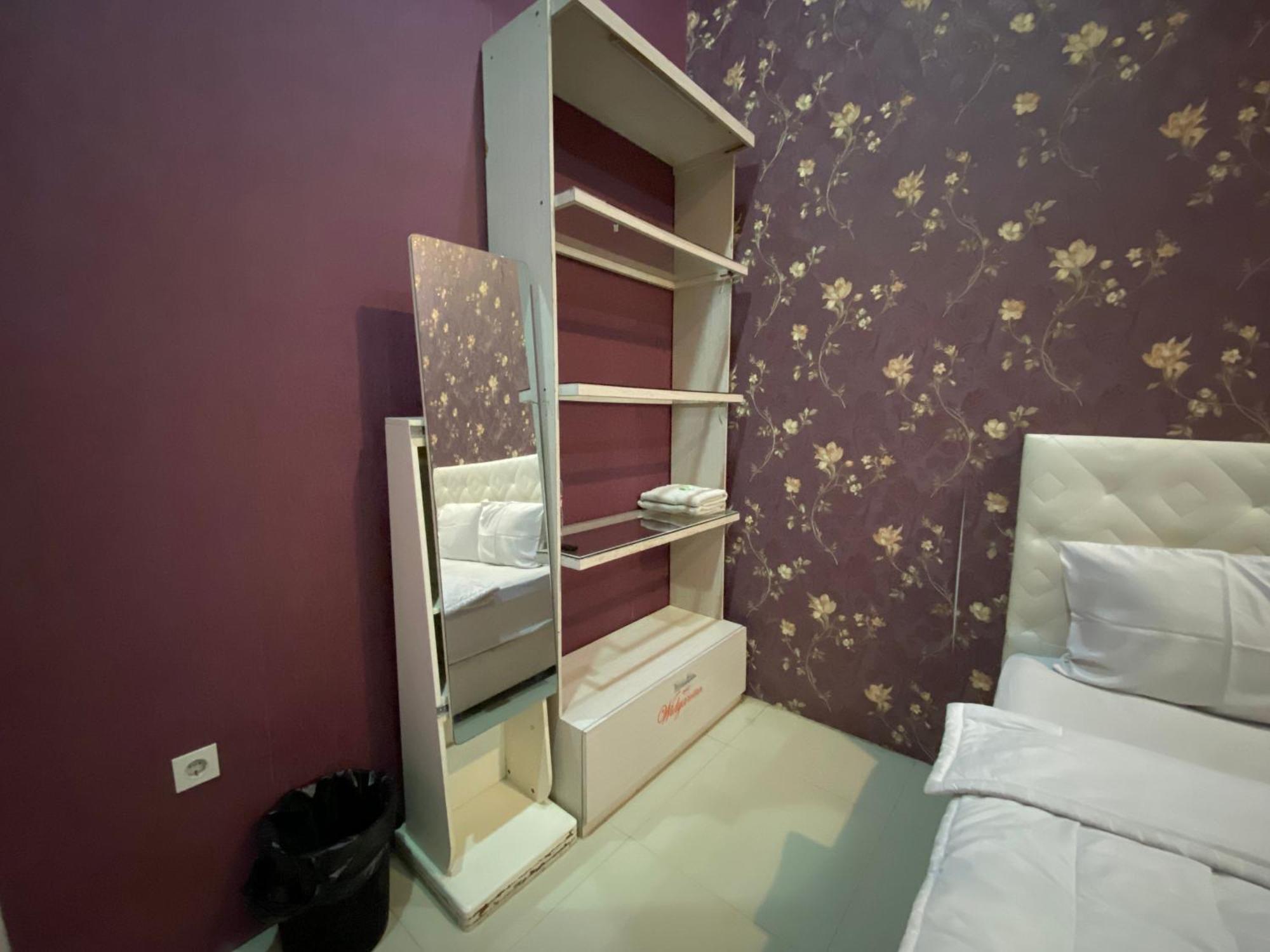 Griya Rw Family Guest House Redpartner Solo Екстериор снимка